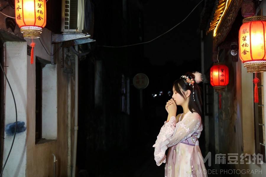 汉服模特