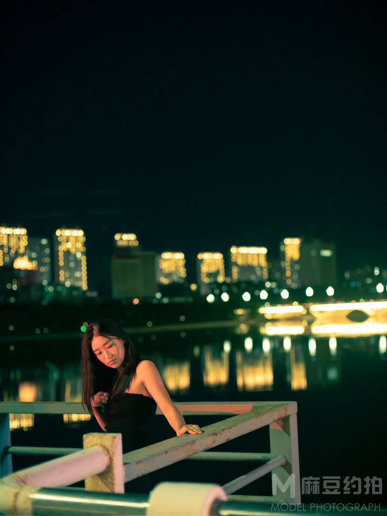 夜景模特
