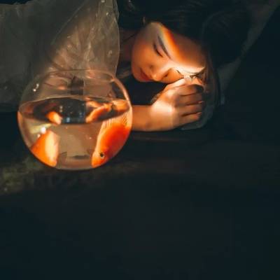 情绪模特