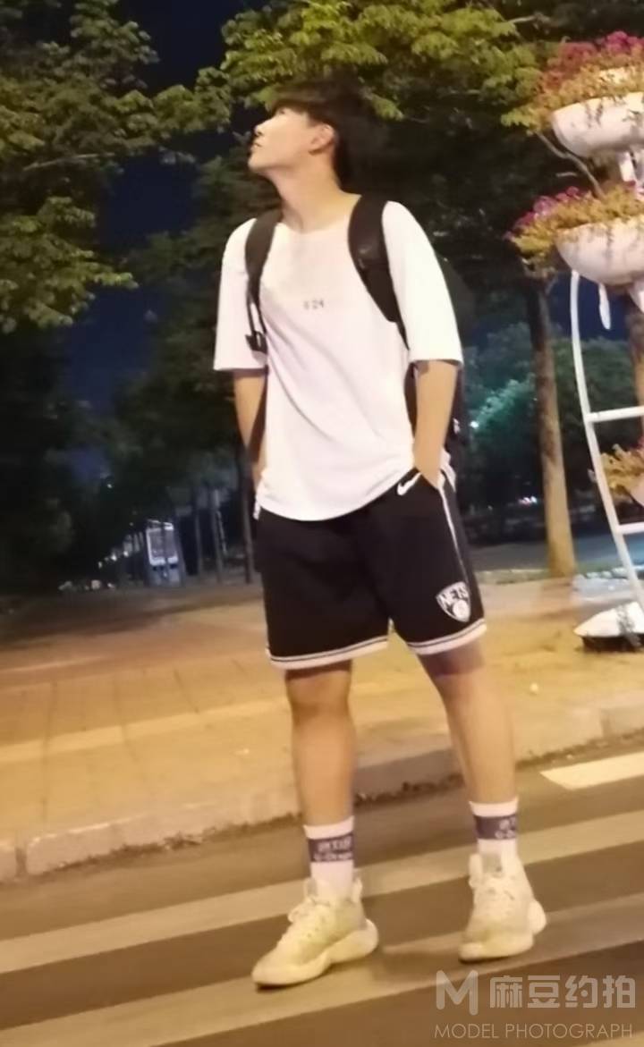 黑白模特