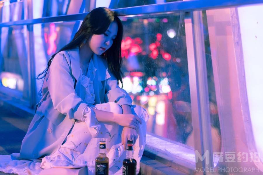 情绪模特