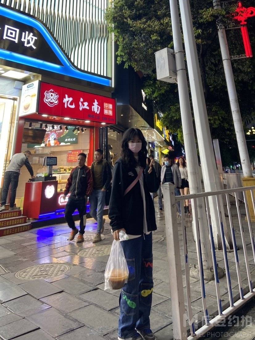 校园模特