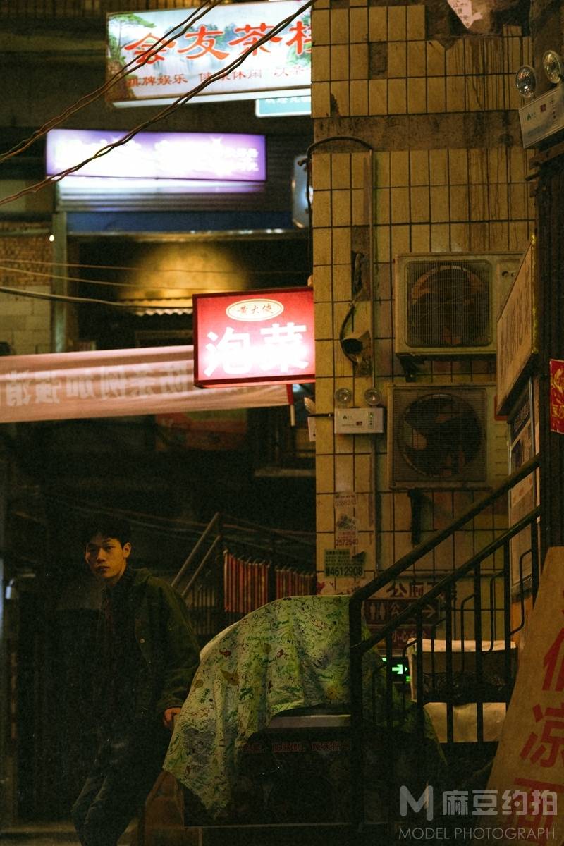 情绪模特