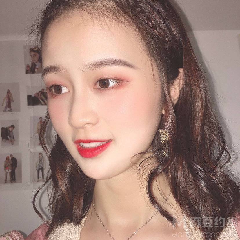 妆容模特