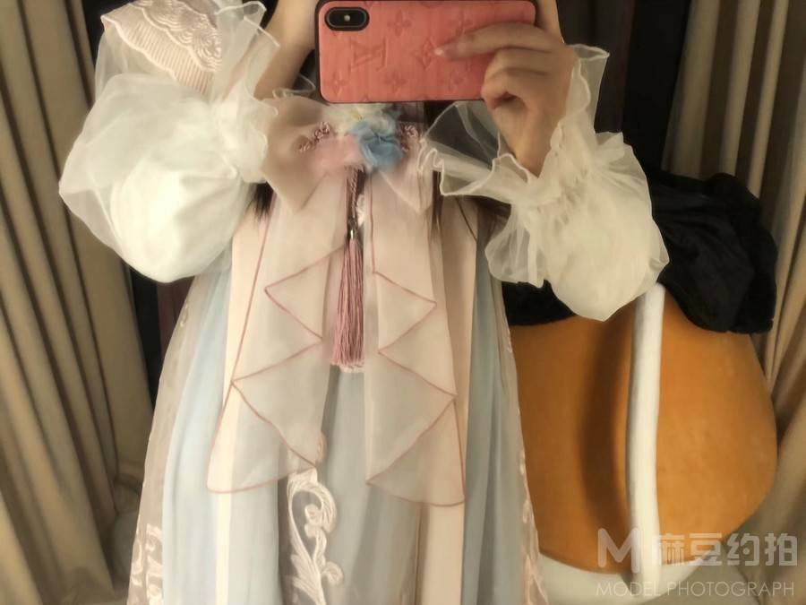 黑白模特