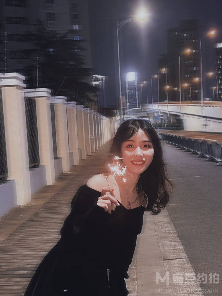 夜景模特