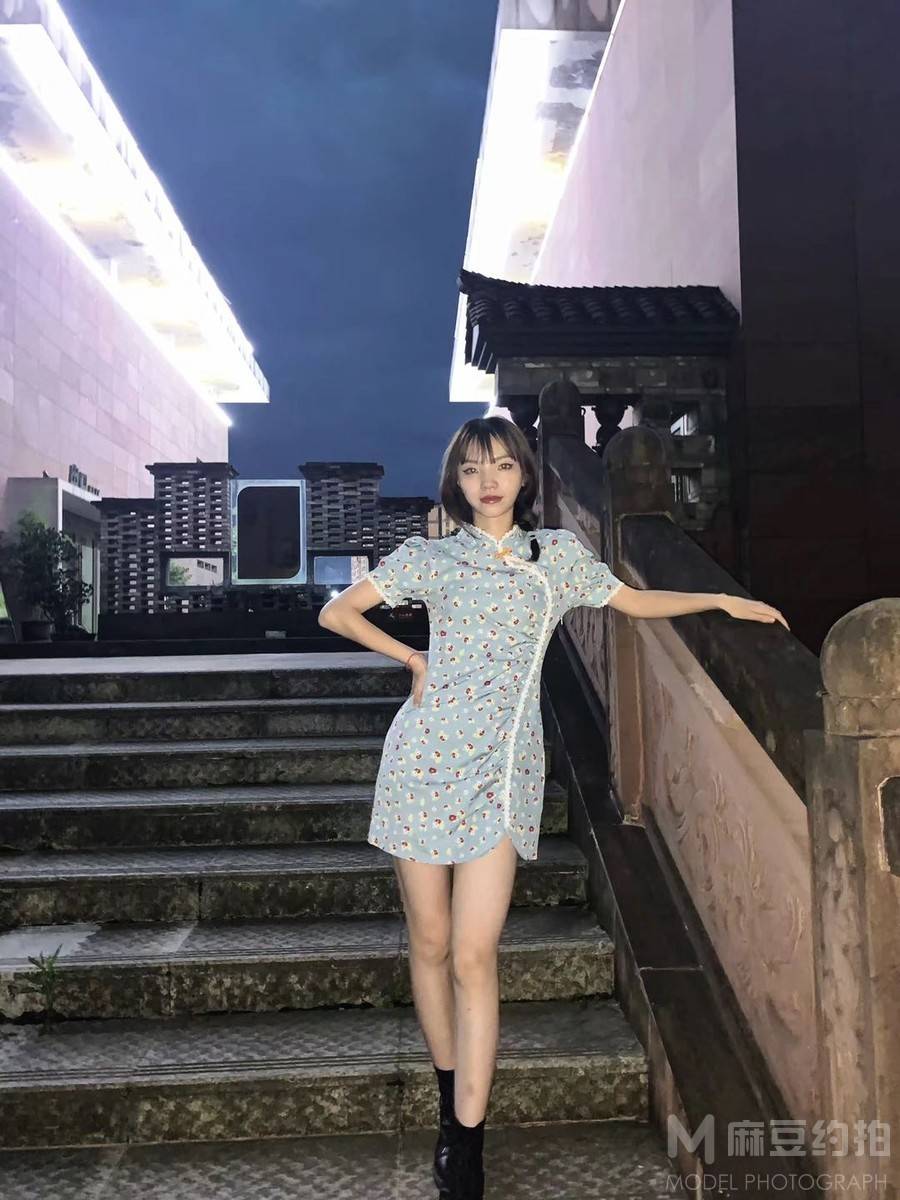 校园模特