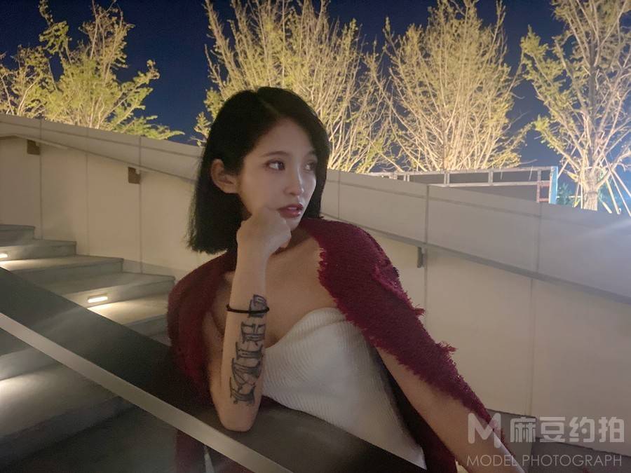 情绪模特