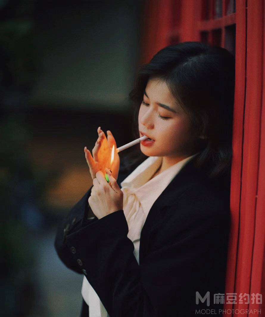 情绪模特