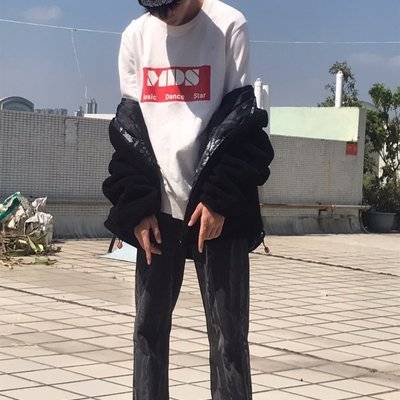 黑白模特