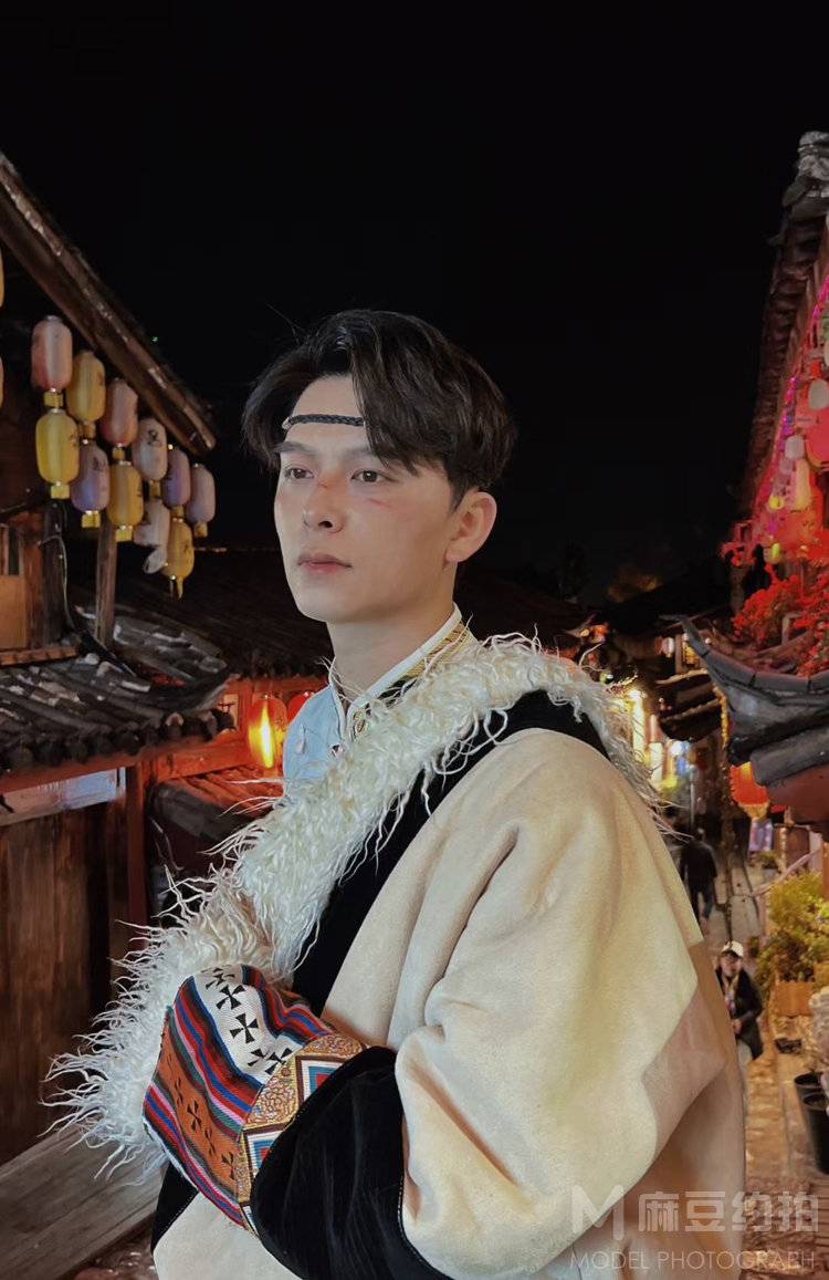 情绪模特