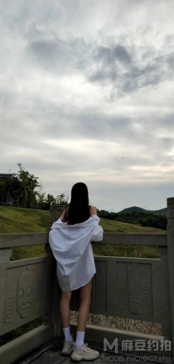 黑白模特
