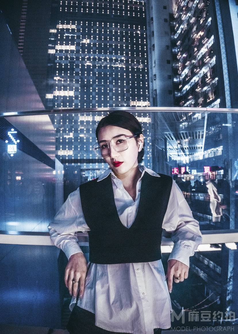 情绪模特