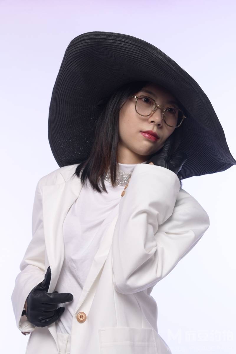 黑白模特