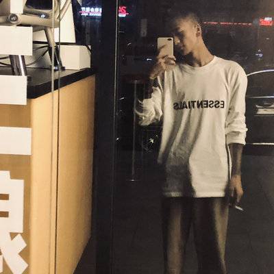 黑白模特