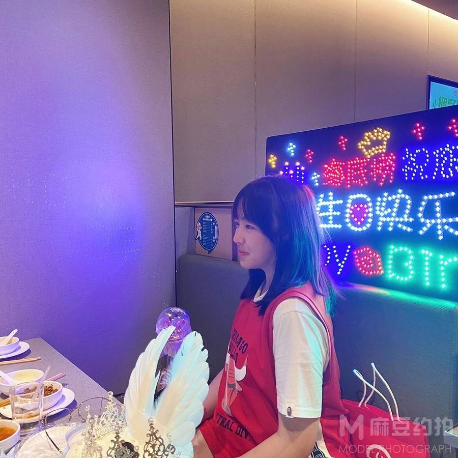 妆容模特