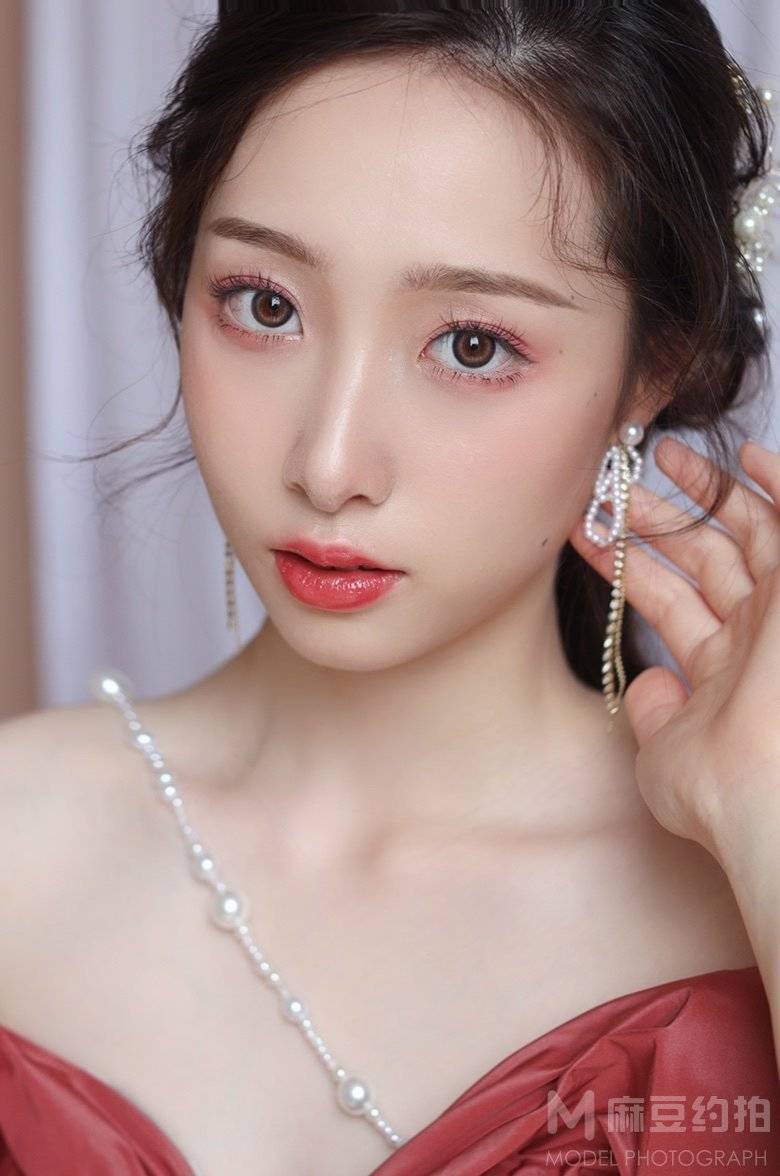 妆容模特