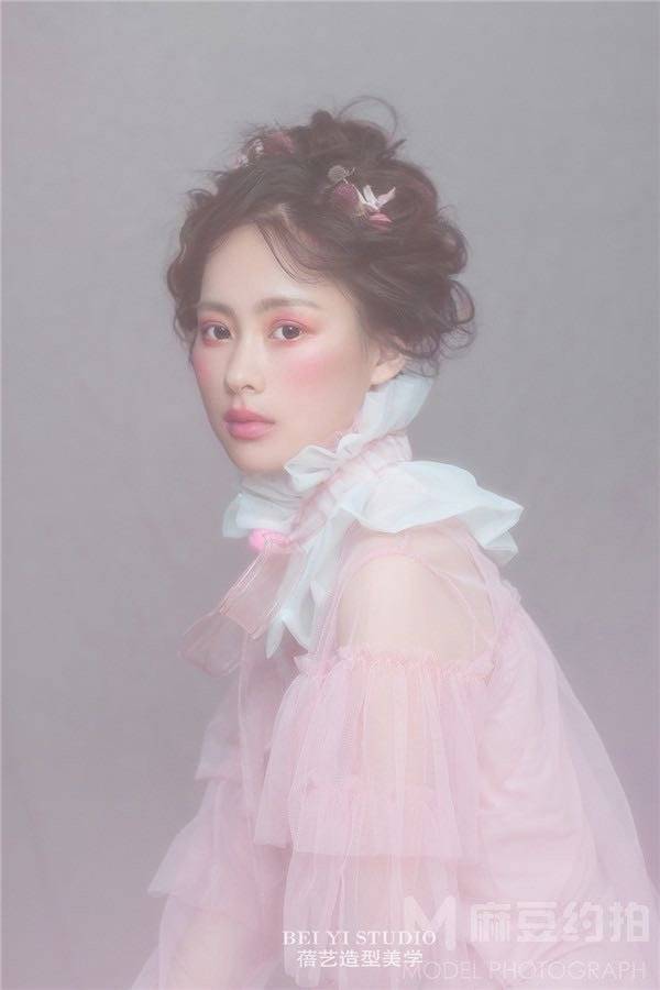 妆容模特