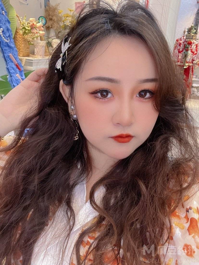 妆容模特