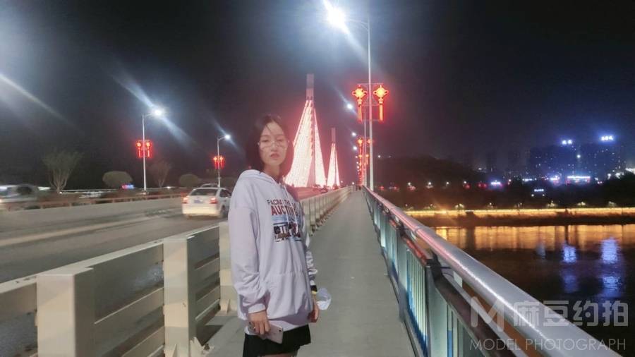 夜景模特