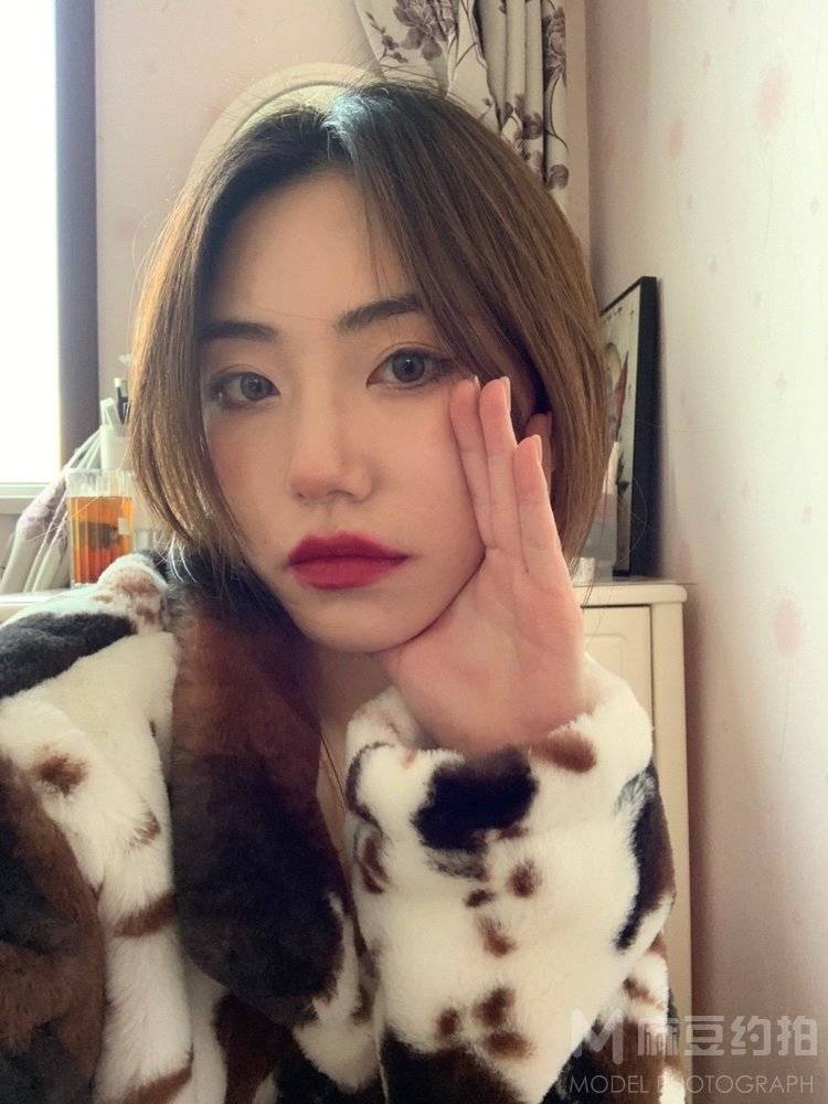 胶片模特