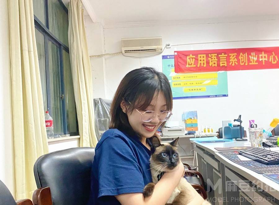 校园模特