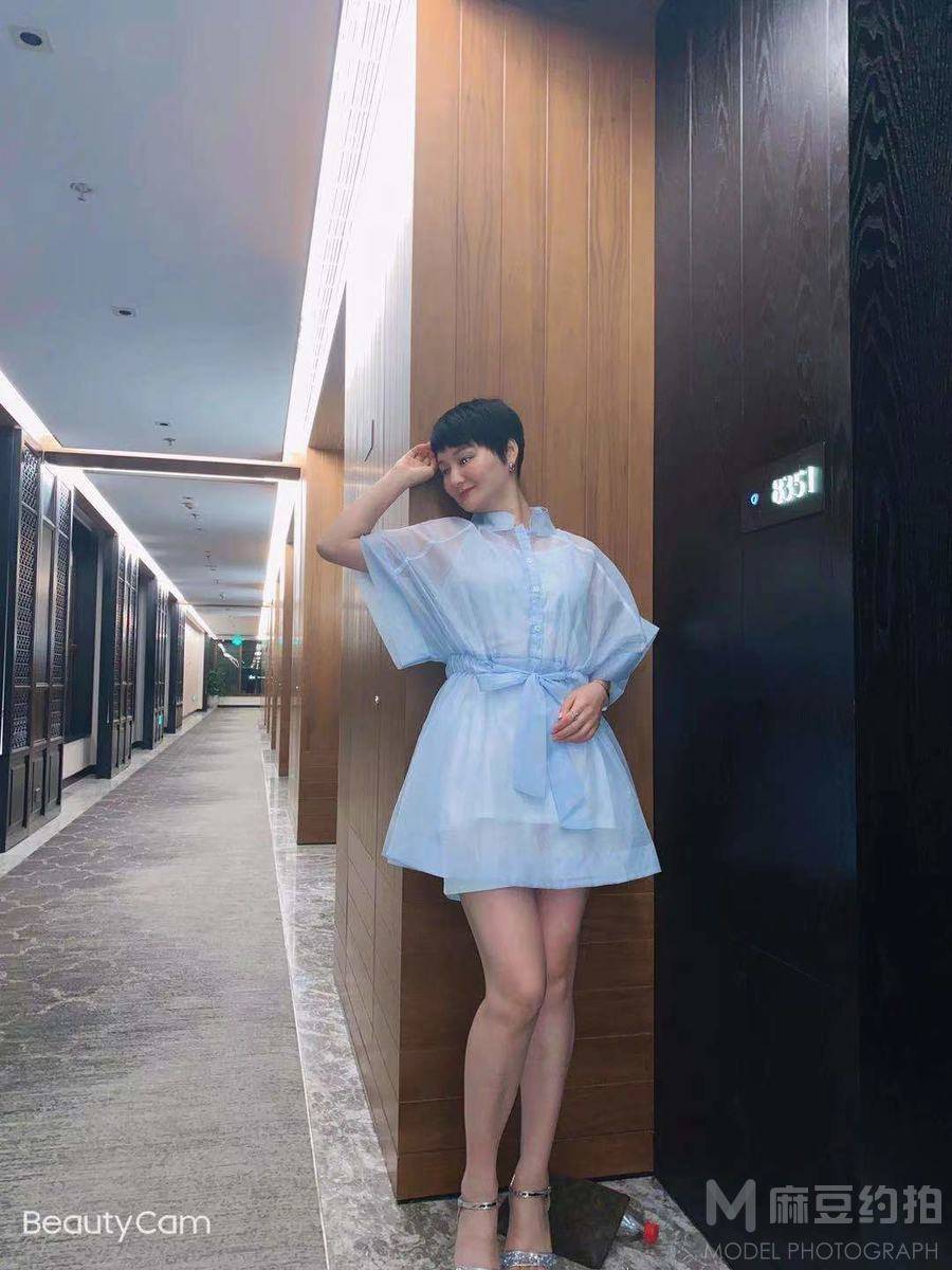 清新模特