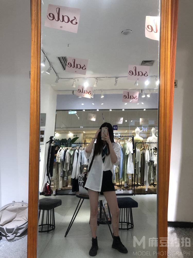 黑白模特