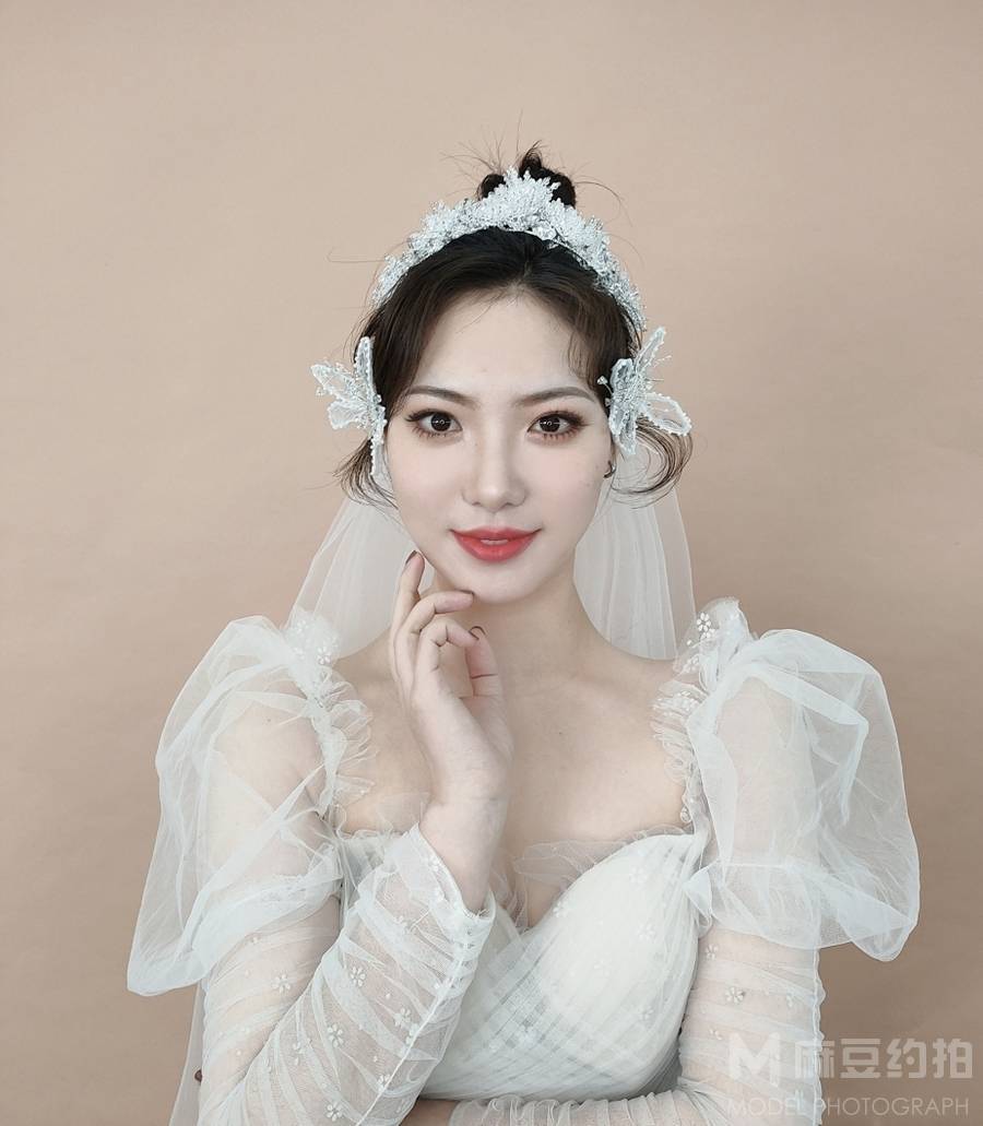 妆容模特