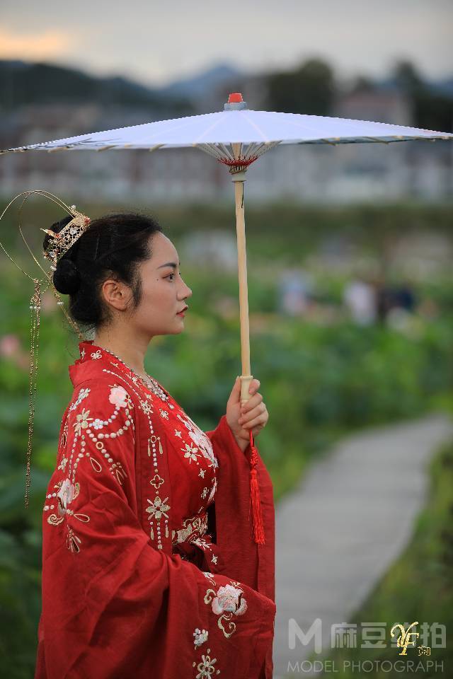 汉服模特