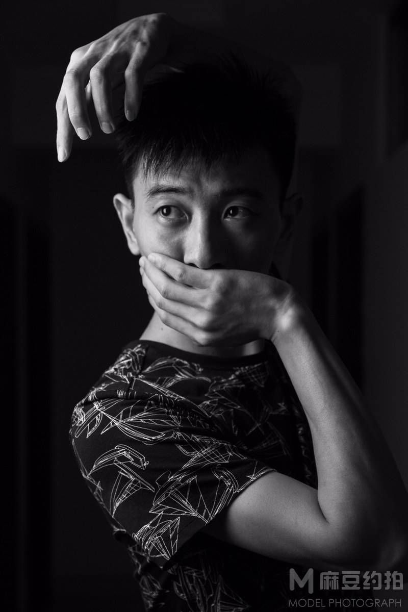 黑白模特