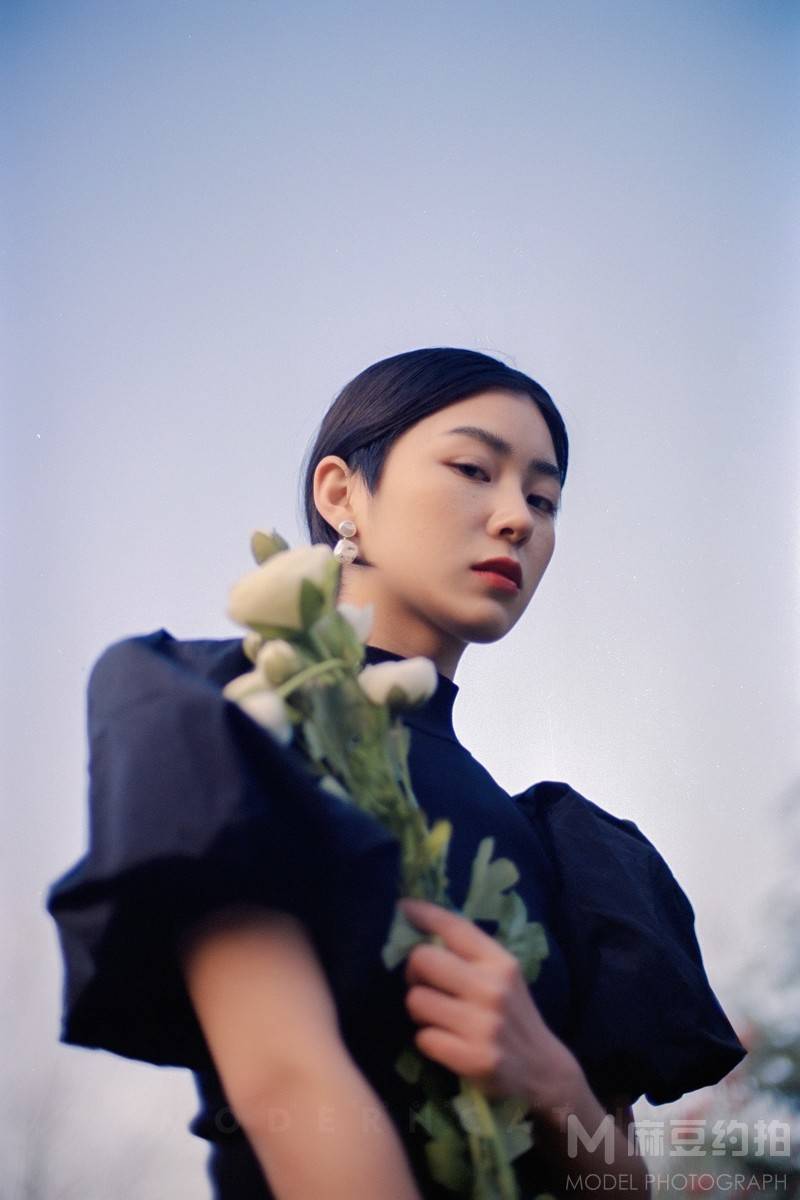 情绪模特