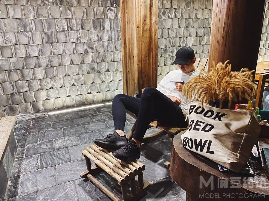 黑白模特