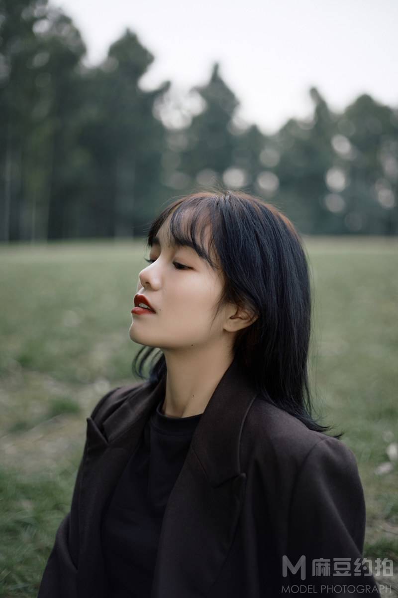 情绪模特