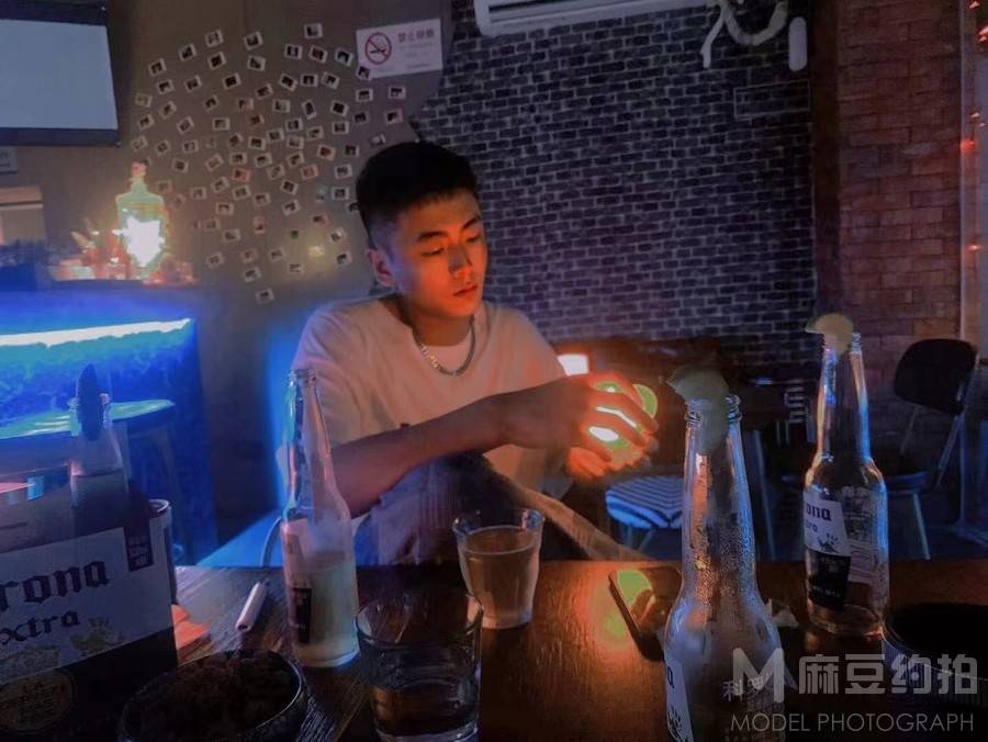 胶片模特