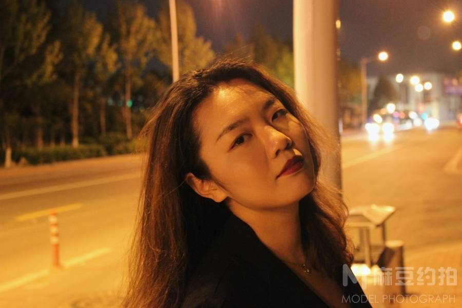 情绪模特