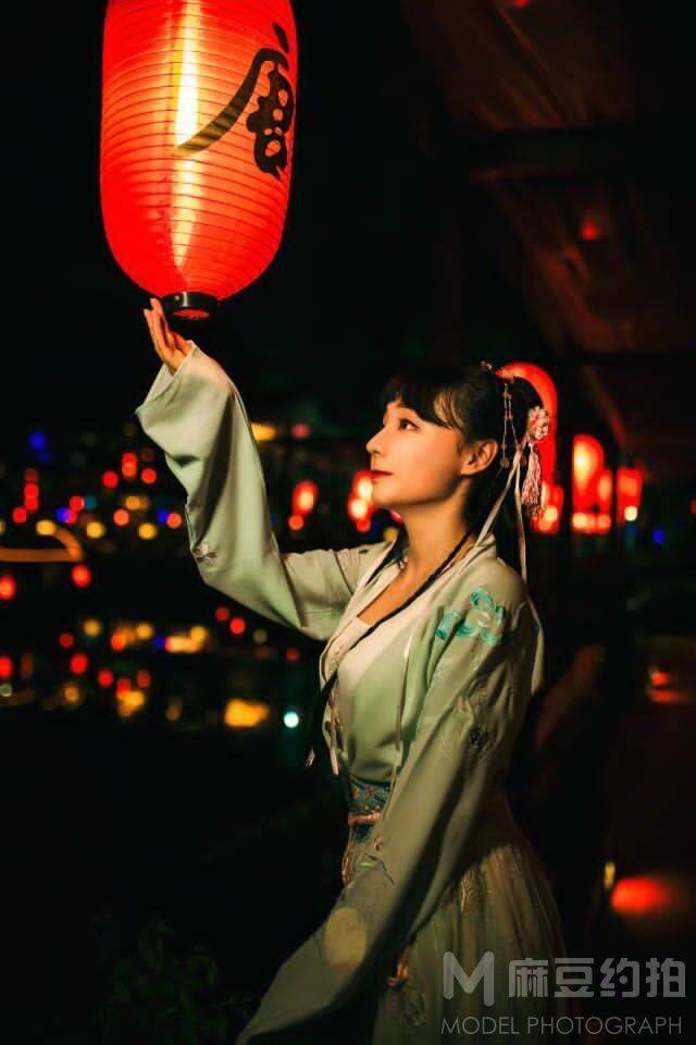 汉服模特