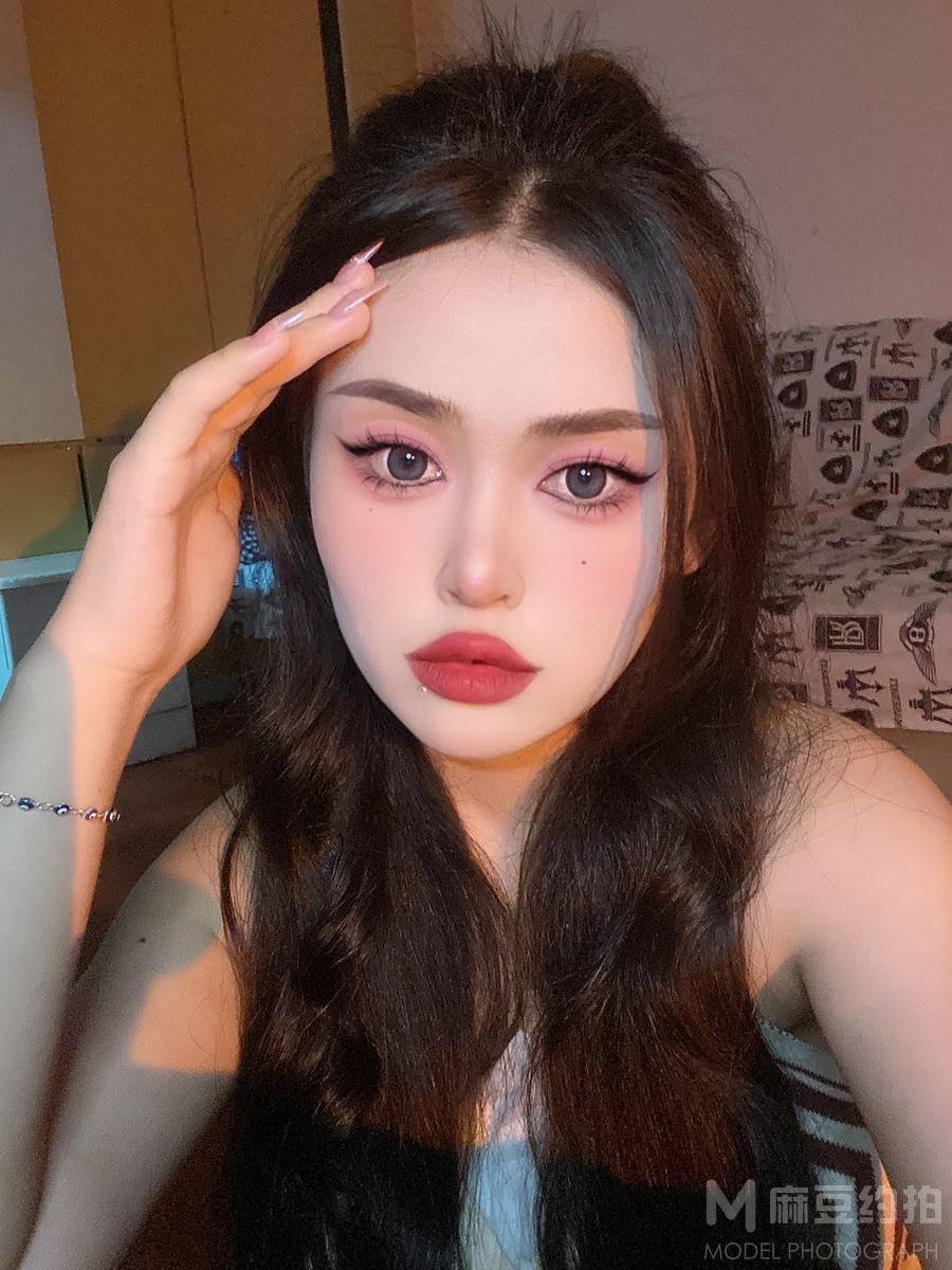 妆容模特