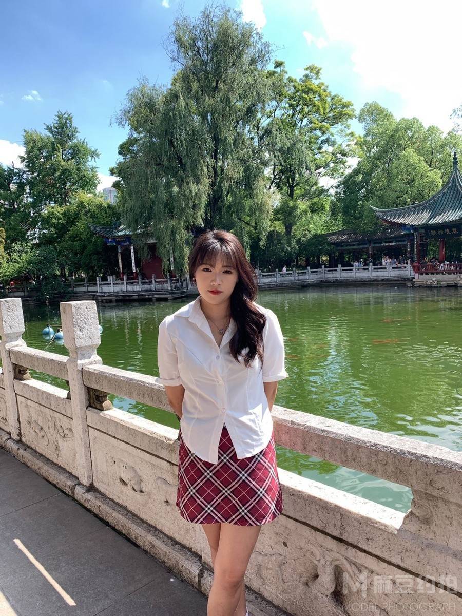 校园模特