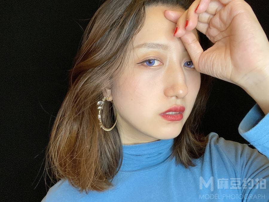 情绪模特