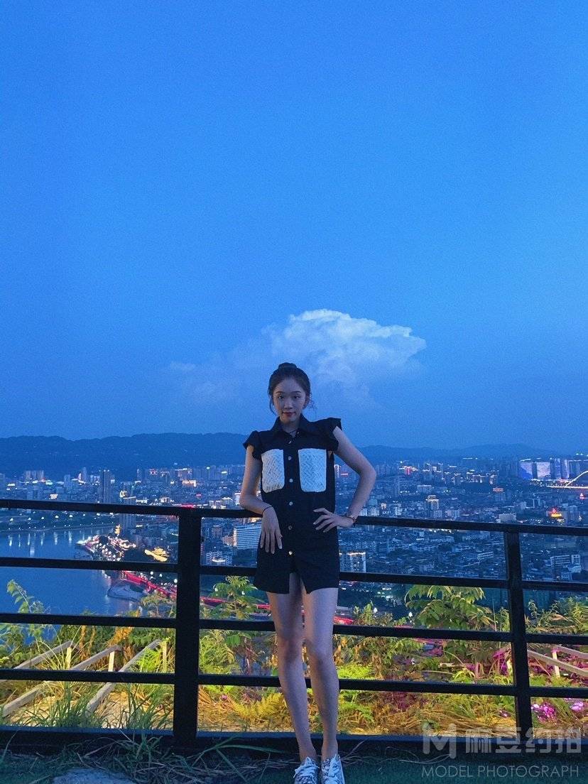 夜景模特