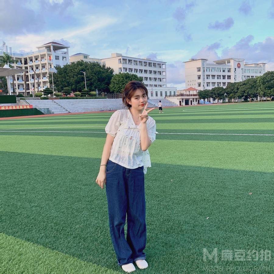 校园模特