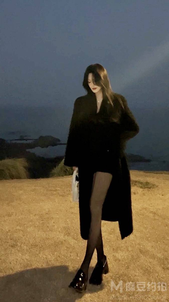 黑白模特