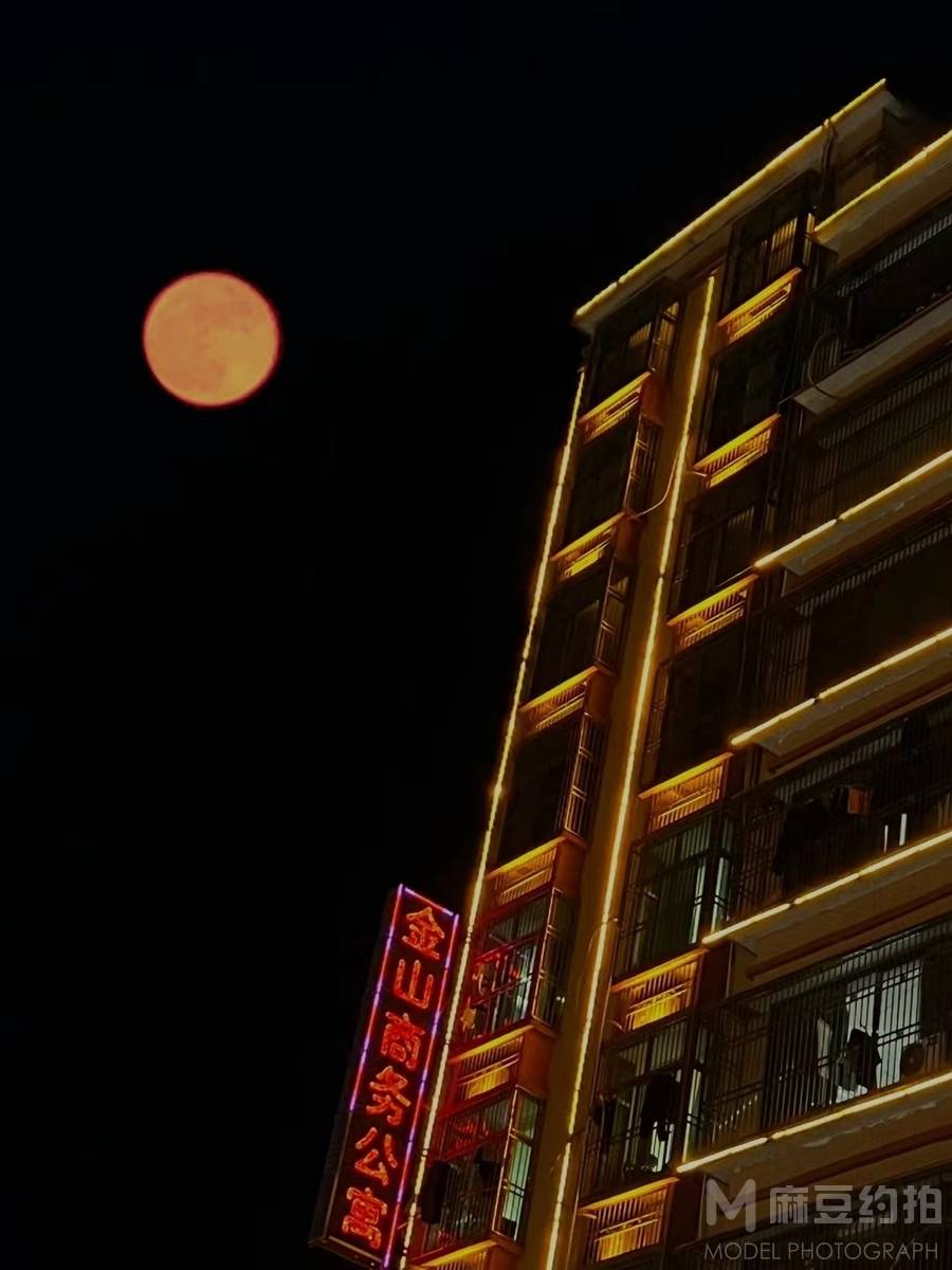夜景模特