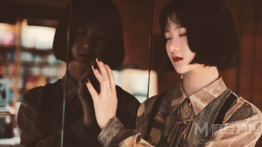 情绪模特