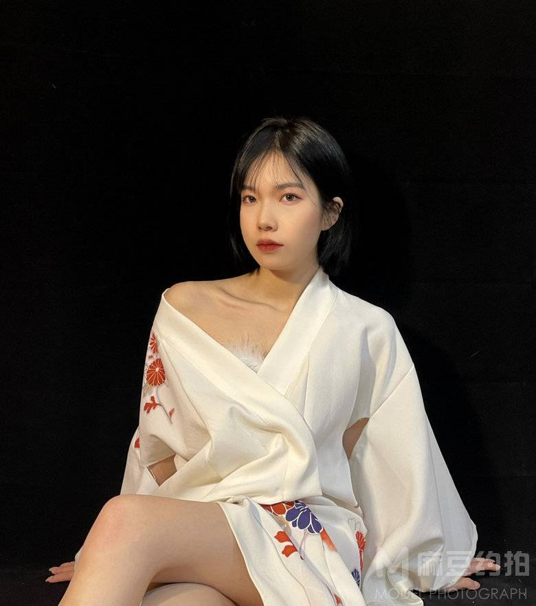 纪实模特
