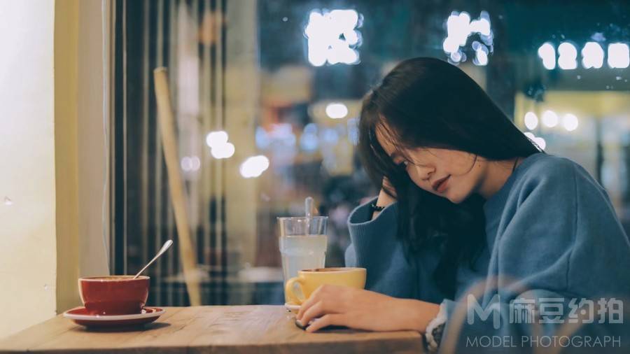 情绪模特