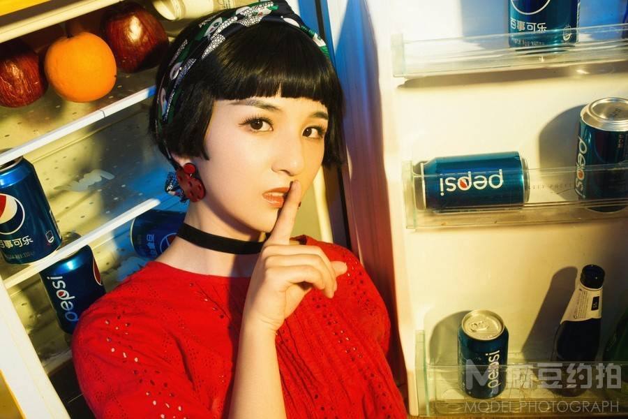 情绪模特