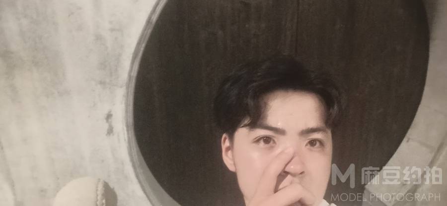 黑白模特