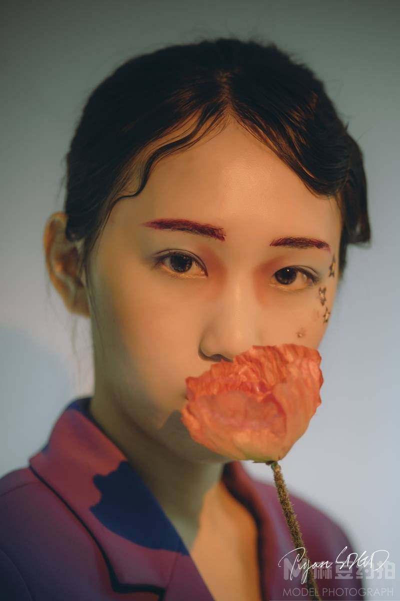 情绪模特